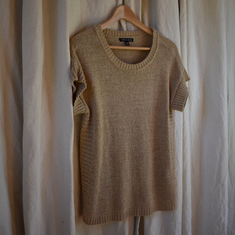 Short sleeved lightweight sweater
